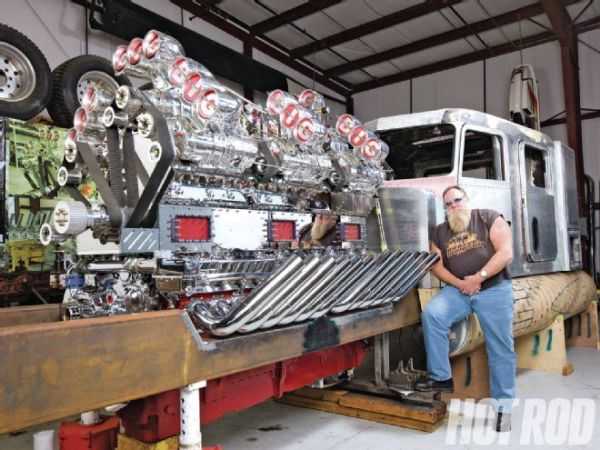 Mike Harrah's V2471 Detroit Diesel “Big Mike” 1