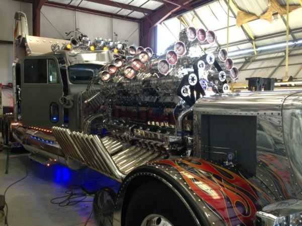 Mike Harrah's V2471 Detroit Diesel “Big Mike” 3