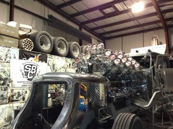 Mike Harrah's V2471 Detroit Diesel “Big Mike” 5