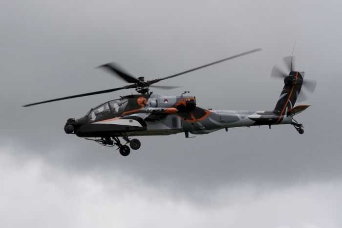 Ah64D Apache Doing Barrel Rolls Royal Netherlands Air Force Ah64D Apache Demo Team Pictures 006