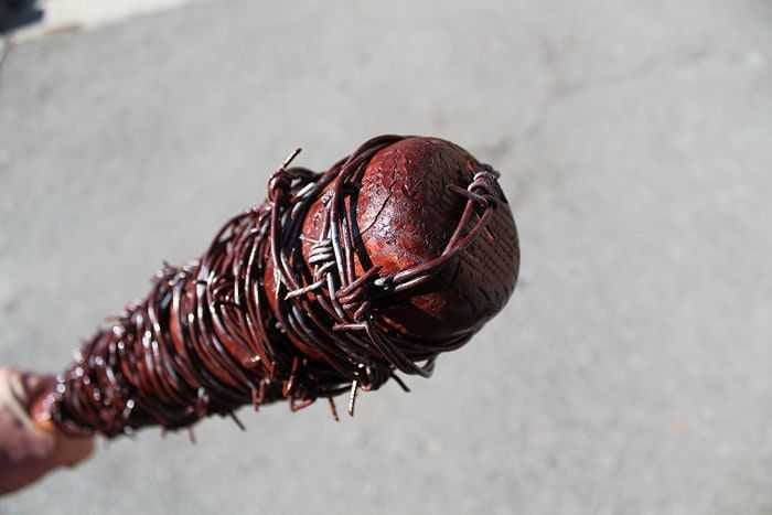 Negan’s Barbed Wire Bat Lucille Replica 5002