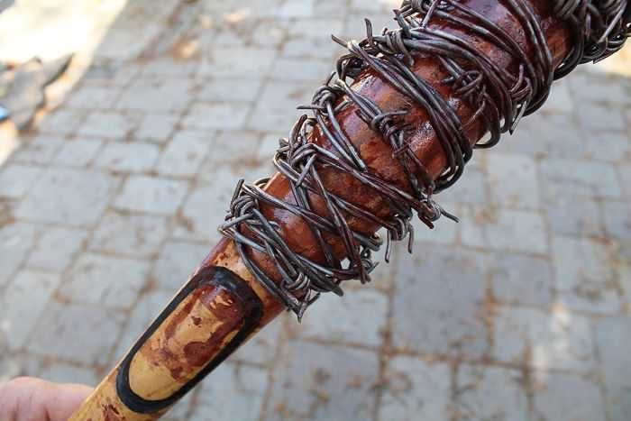 Negan’s Barbed Wire Bat Lucille Replica 5005