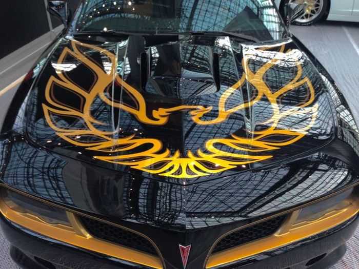 Burt Reynolds Introduces The New Bandit Trans Am Pictures 002