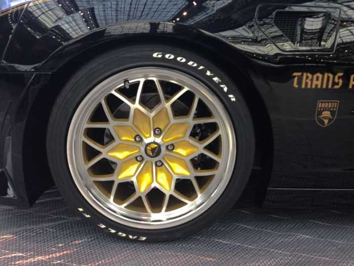 Burt Reynolds Introduces The New Bandit Trans Am Pictures 003