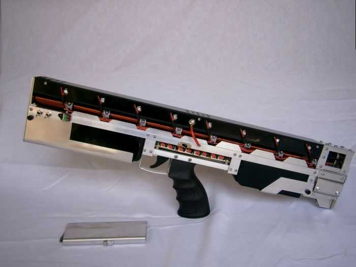 This Guy Made A Portable 1.25Kj Coilgun And A FullAuto Gauss Gun  Want To See How Pictures 001