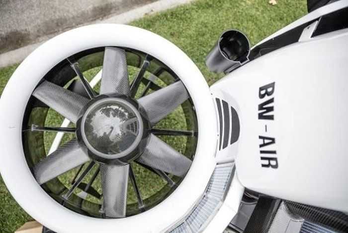 Meet Bubba's Jetpack The World's First Jetpack Golf Cart From Oakley And Bubba Watson Pictures 004