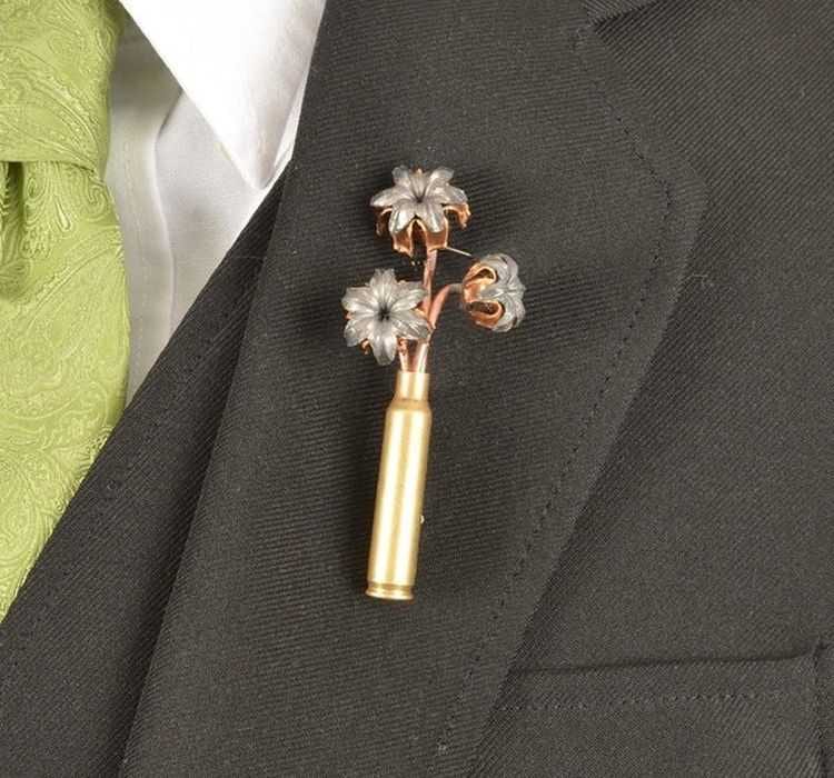 Bullet Bouquets Boutonnière 4002