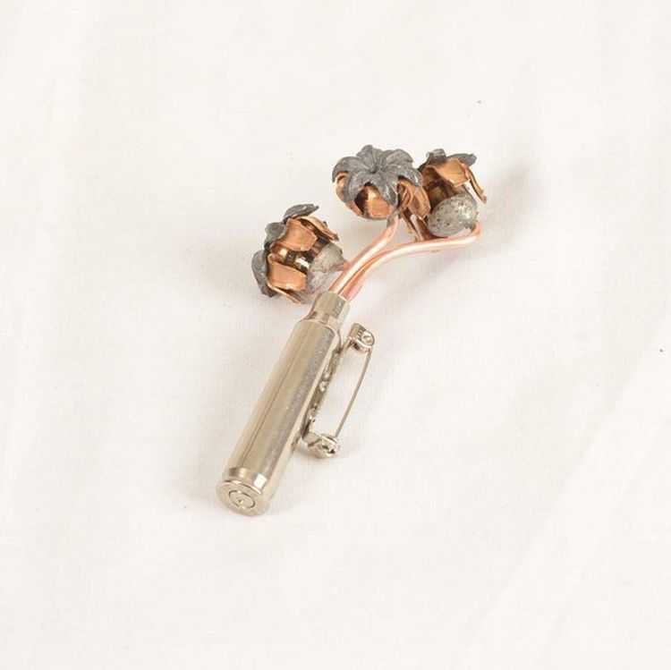 Bullet Bouquets Boutonnière 4003