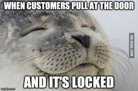 Funny Customerspulldoor