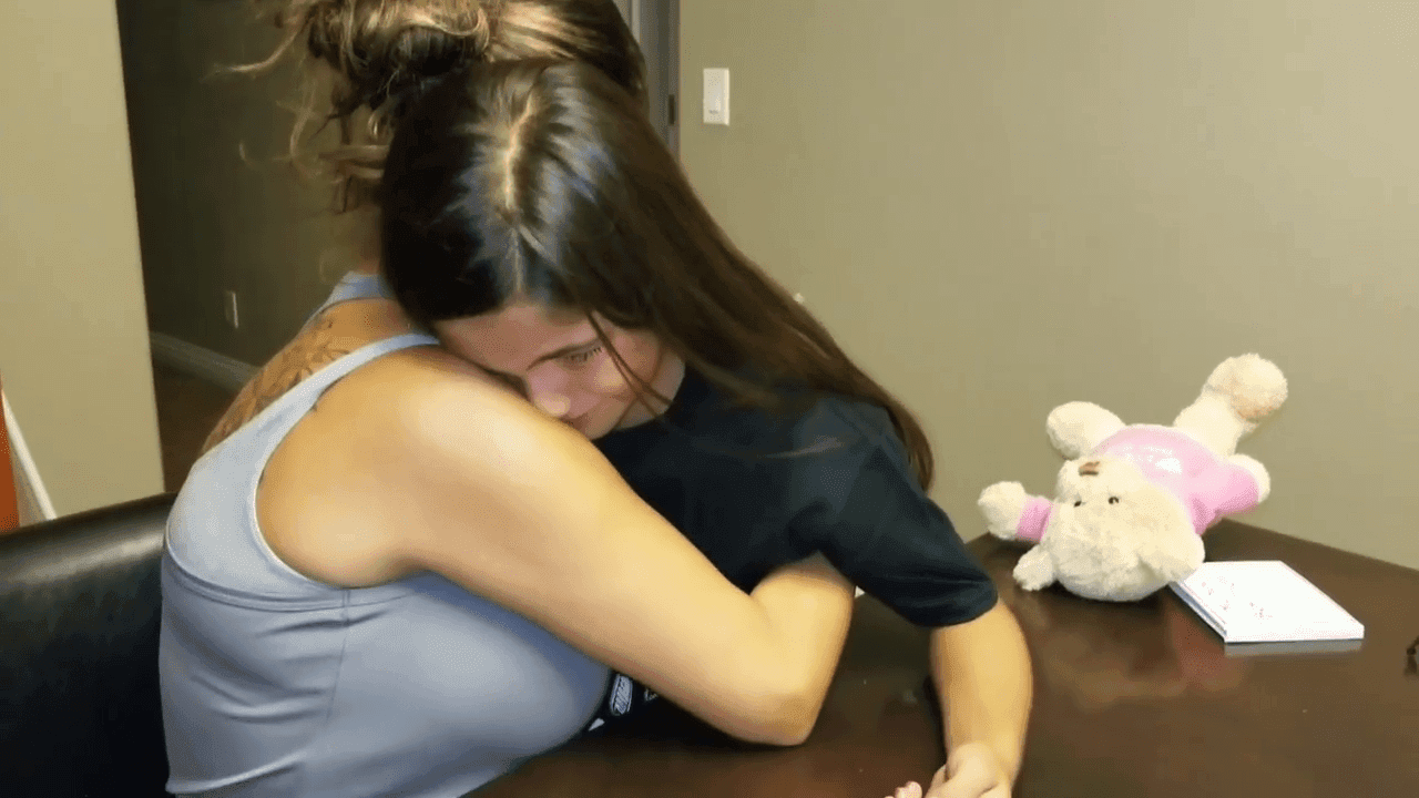 16 Ariana And Her Mom
