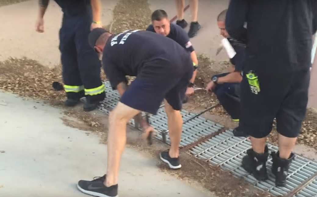 15 Rmeoving The Sewer Gate Was No Easy Task
