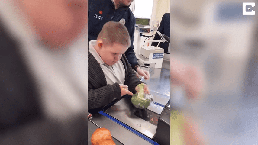 Boy With Downs Syndrome Invited To Scan At Supermarket 0 31 Screenshot