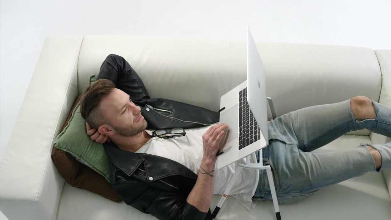Ovel Laptop Stand Lay