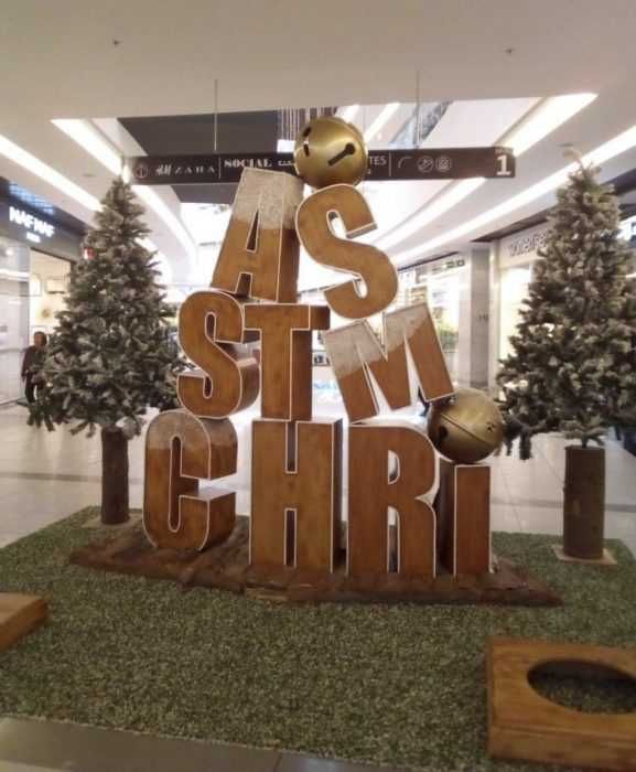 Fail-Christmas-Sign-Weird-1 Fail Christmas Sign Weird 1