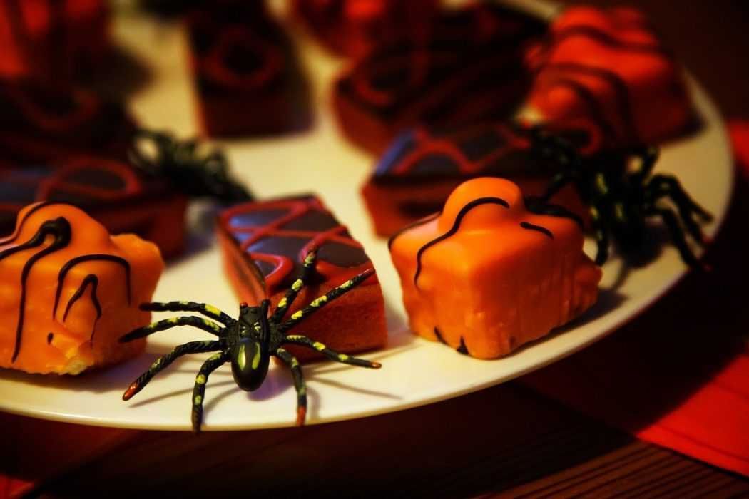 Baked-21777_1280 Fall Activities For Adults Bake Holiday Treates