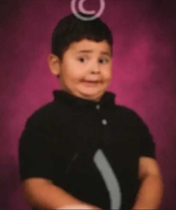 School-Picture-Meme-Fail-This-Kid-Is-Holding-A-Fart-In School Picture Meme Fail Of This Kid Who Looks Like He'S Holding A Fart In