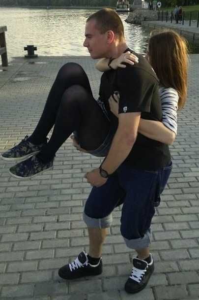 21 Pictures That You Will Need To Look Carefully To Know. #12 Is Amusing- Lol._5Fb28135A3522.Jpeg126 Funny Photo Double Takes Who'S Lifting Who?