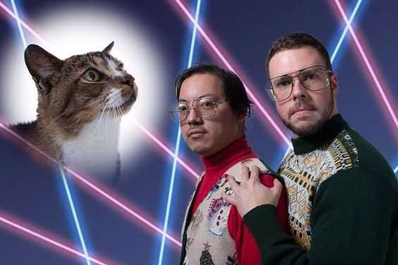 Christmas-Card-Win-Fail-Lasers Funny Christmas Card Fails Not Sure If The Cat Is Alive Or Dead...