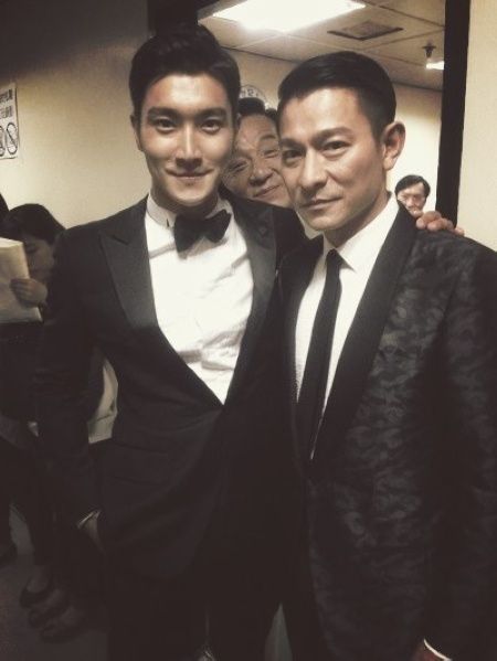 30 Epic Celebrity Photobombs You Must See