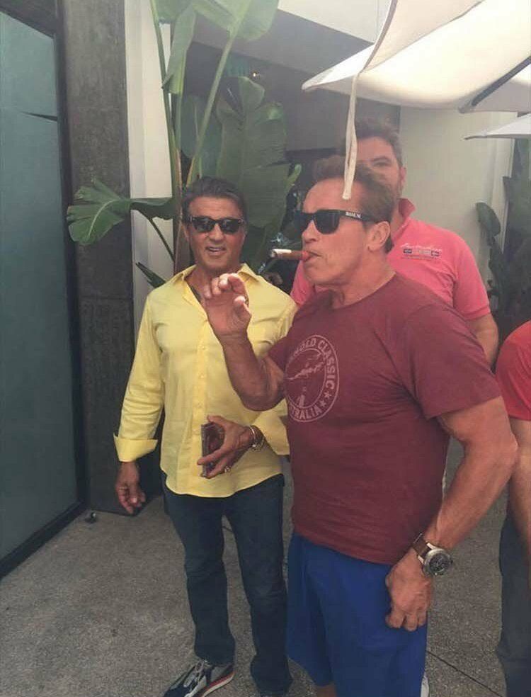 30 Epic Celebrity Photobombs You Must See
