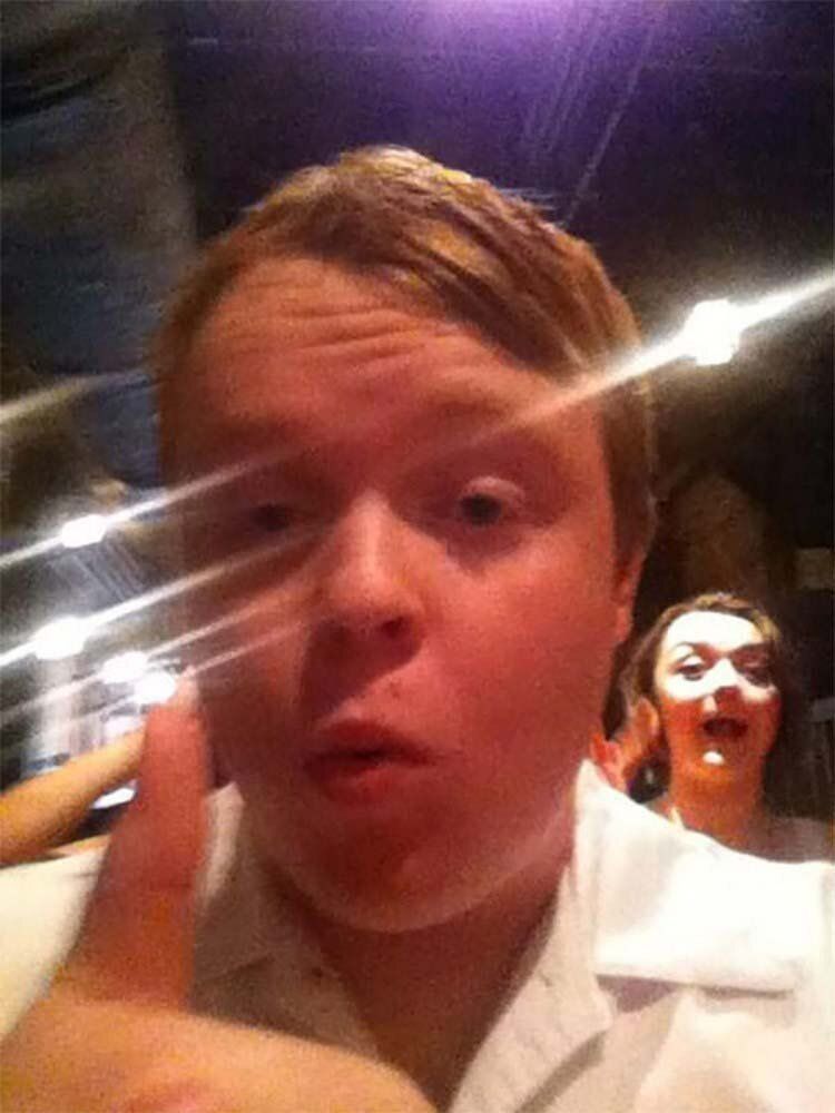 30 Epic Celebrity Photobombs You Must See
