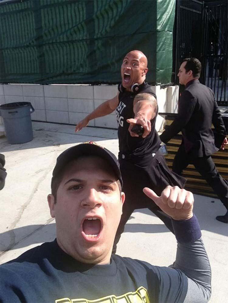 30 Epic Celebrity Photobombs You Must See