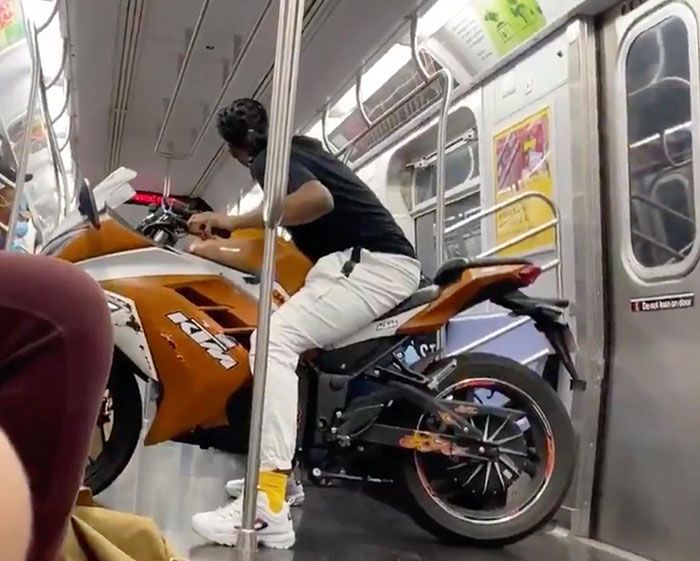 30 Strange And Weird Pictures Taken On The Subway