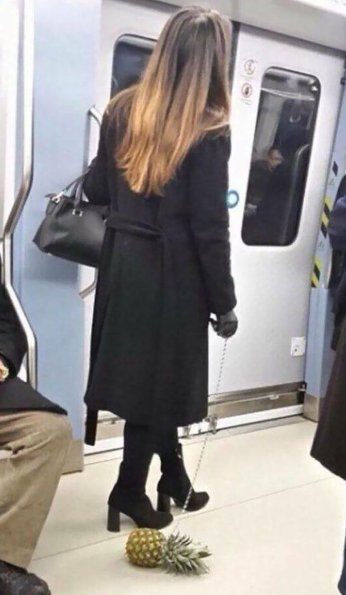 30 Strange And Weird Pictures Taken On The Subway