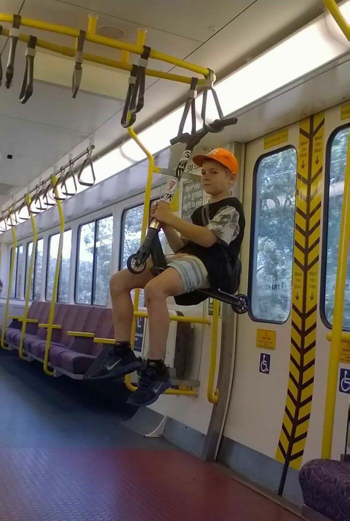 30 Strange And Weird Pictures Taken On The Subway