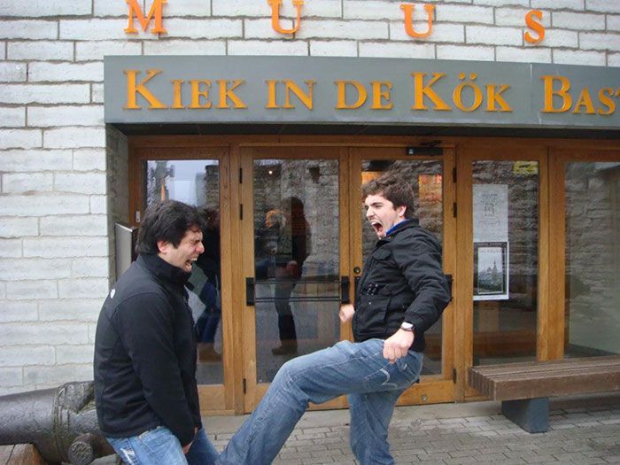 32 Super Funny Pictures People Took At Museums&Nbsp;