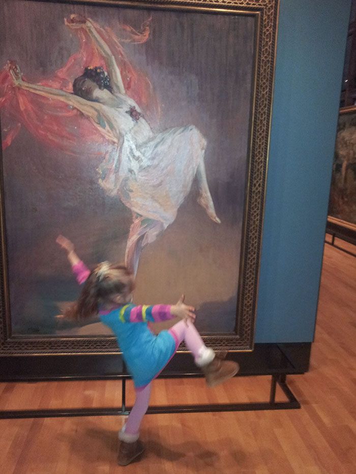 32 Super Funny Pictures People Took At Museums&Nbsp;