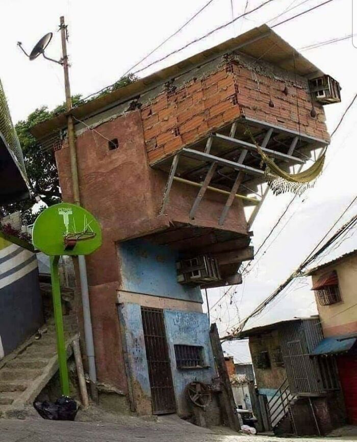 30 Funny Home Designs That Make Absolutely No Sense