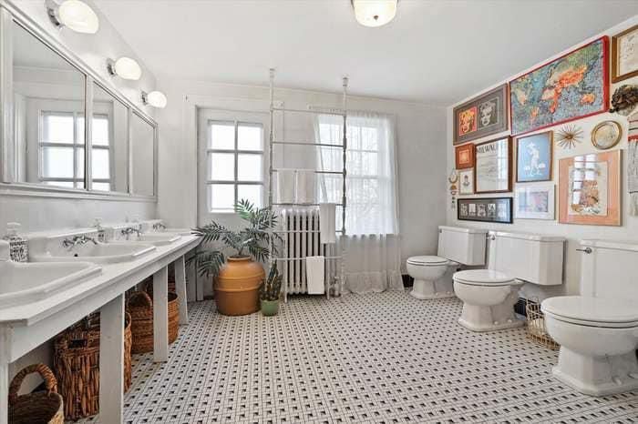 30 Funny Home Designs That Make Absolutely No Sense