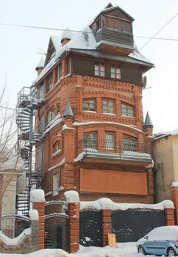 30 Funny Home Designs That Make Absolutely No Sense