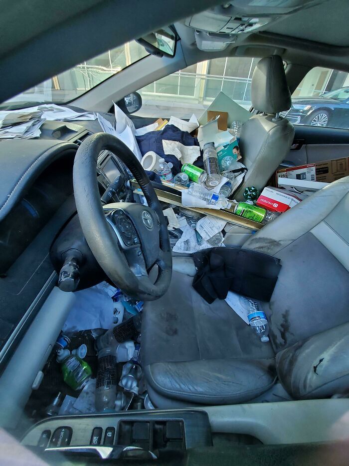 30 Heartbreaking Pictures Of People Having A Really Bad Day At Work