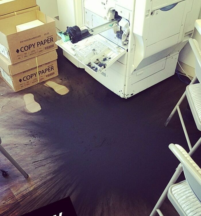 30 Heartbreaking Pictures Of People Having A Really Bad Day At Work