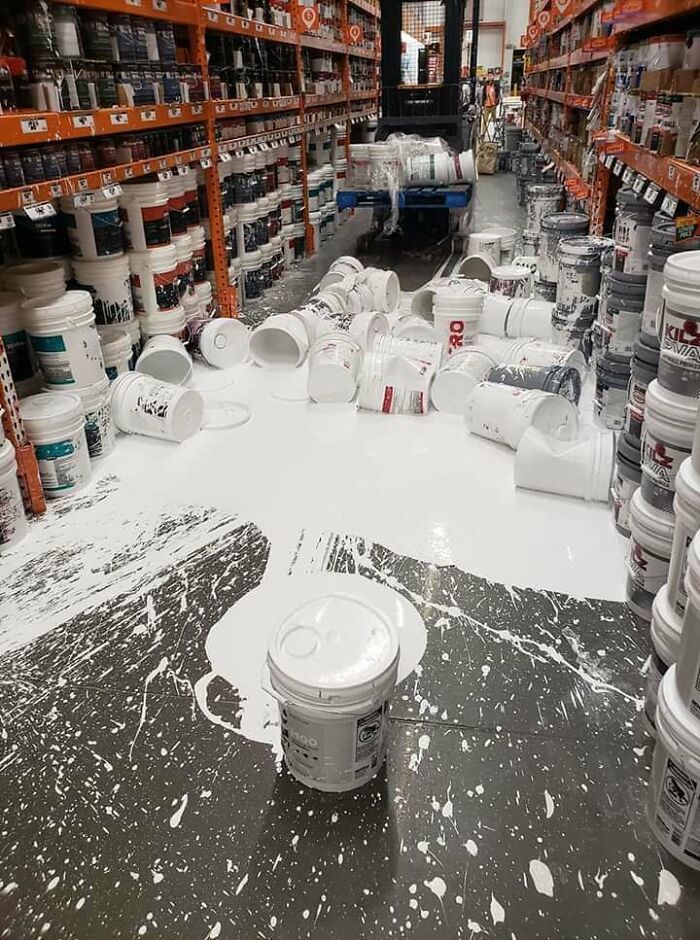 30 Heartbreaking Pictures Of People Having A Really Bad Day At Work