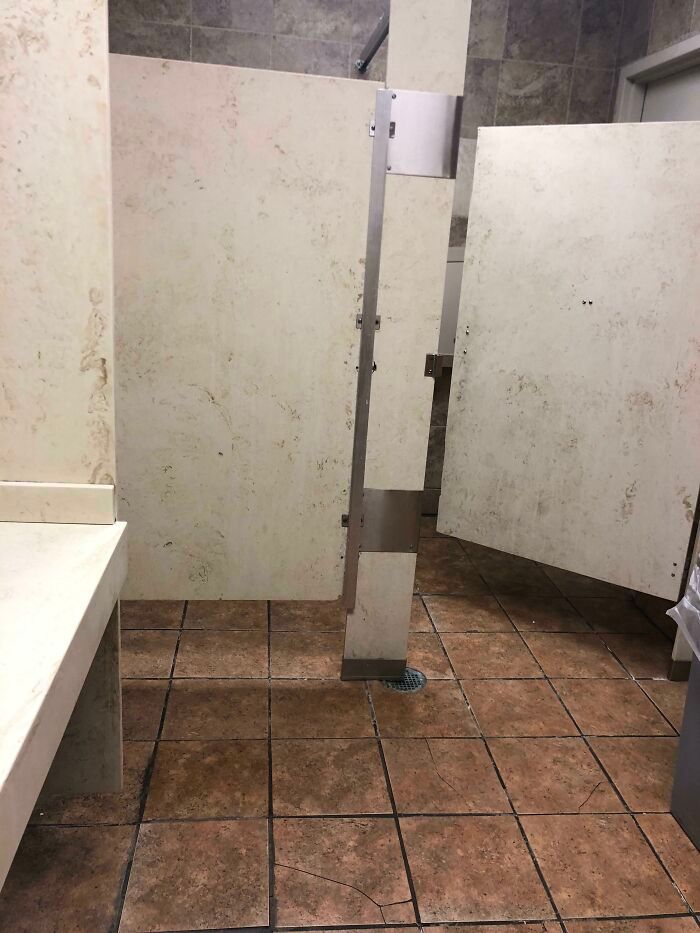 30 Insanely Stupid Real World Designs You Have To See