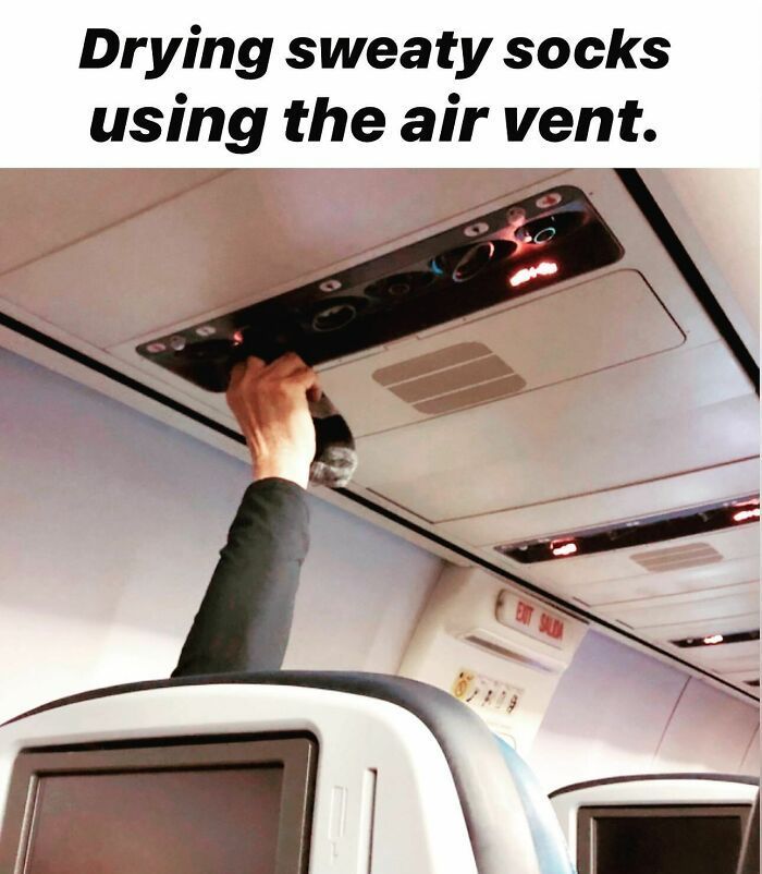 30 Of The Absolute Worst Airport Passengers In The World