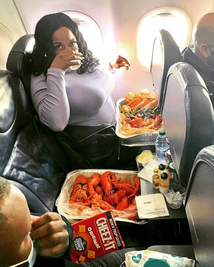 30 Of The Absolute Worst Airport Passengers In The World