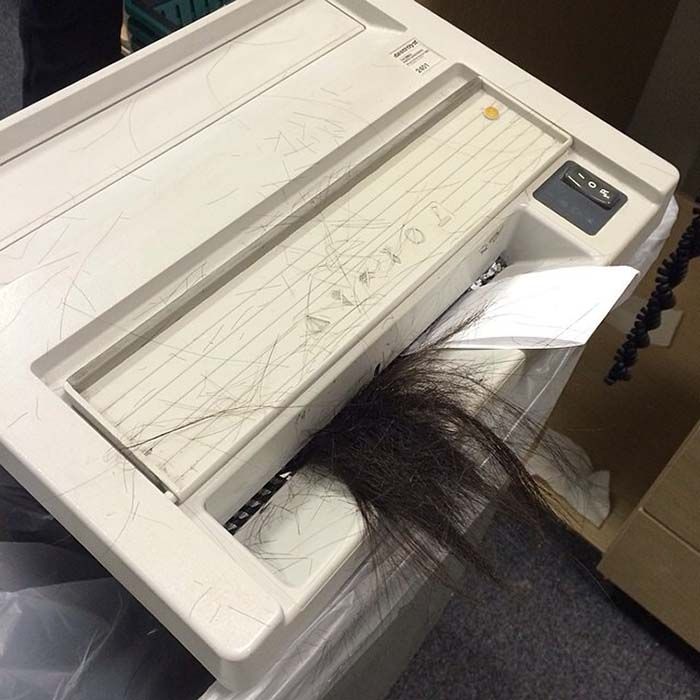 30 Heartbreaking Pictures Of People Having A Really Bad Day At Work