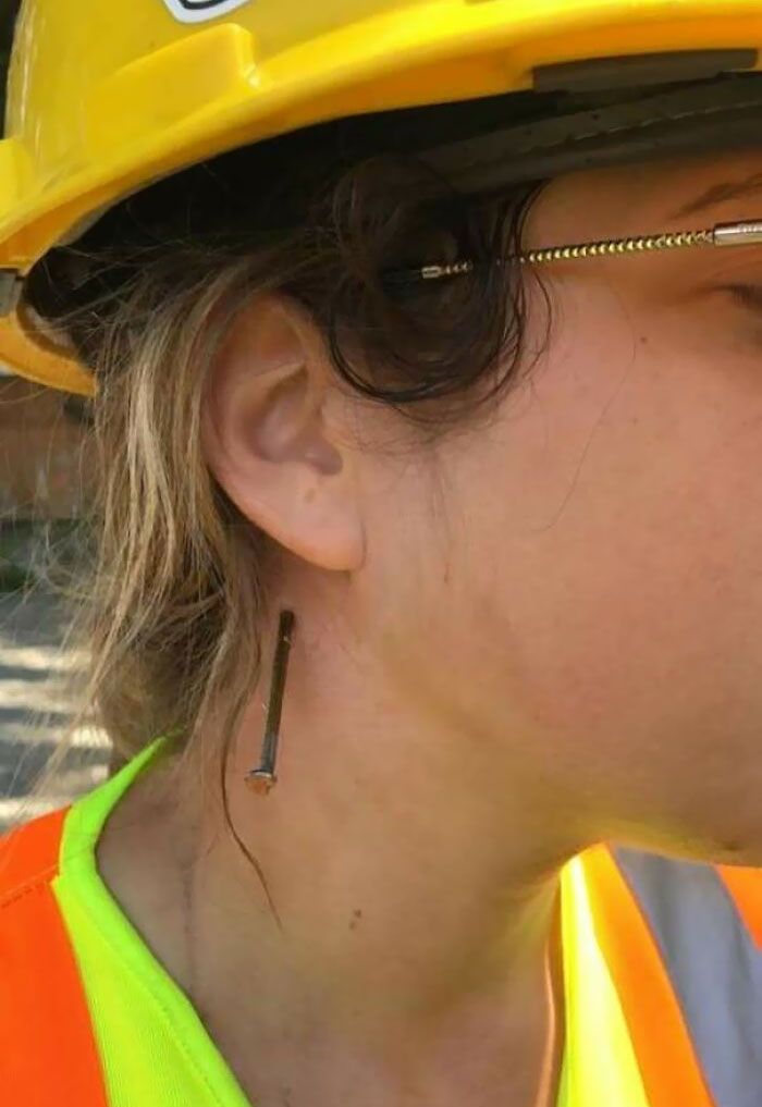 30 Heartbreaking Pictures Of People Having A Really Bad Day At Work