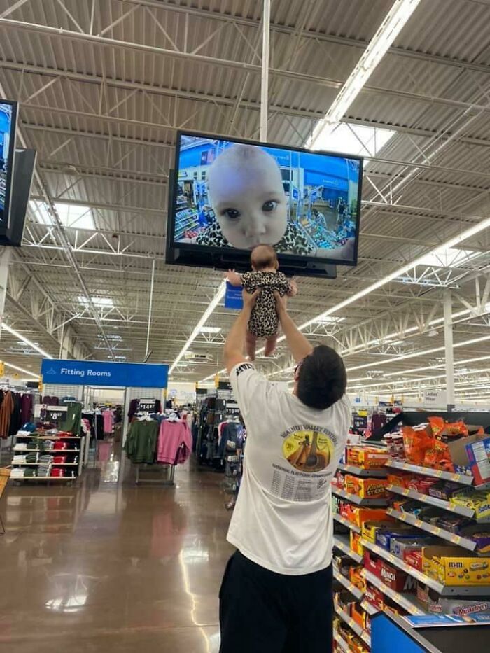 30 Insane Walmart Images Caught On Camera