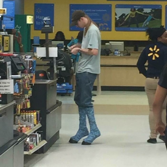 30 Insane Walmart Images Caught On Camera