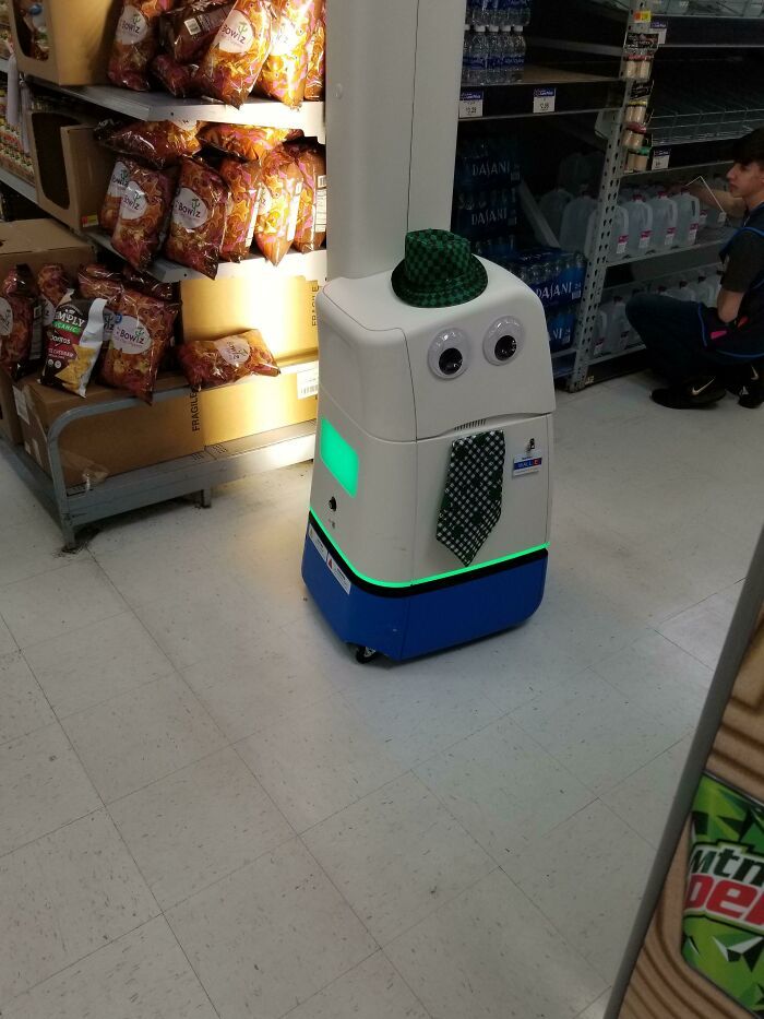 30 Insane Walmart Images Caught On Camera