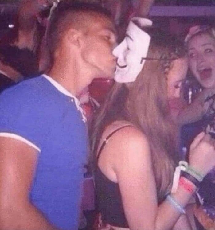 30 Spectacularly Weird Pictures That Will Definitely Confuse You