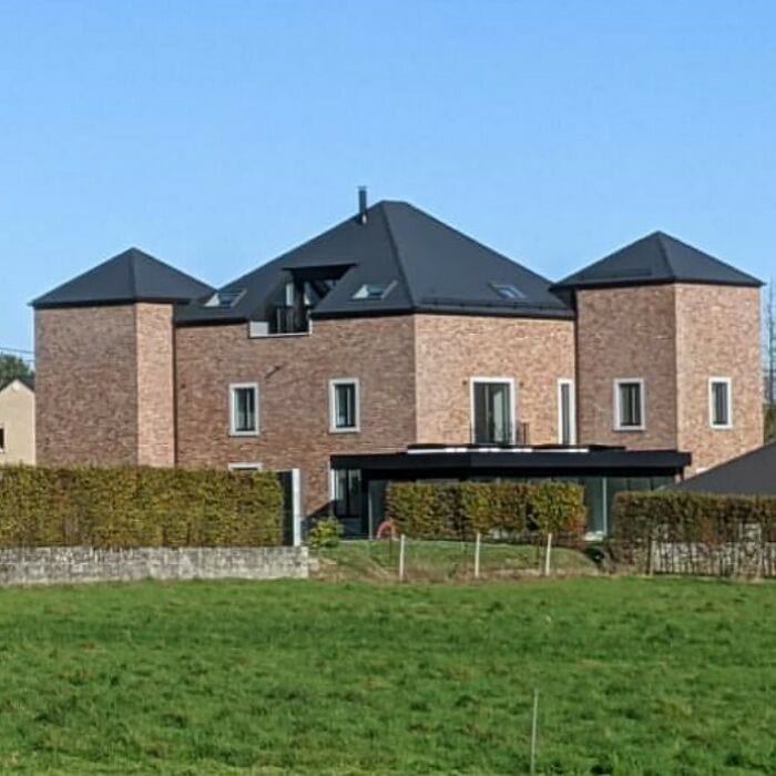 30 Ugly Houses That Are So Bad, It’s Hilarious