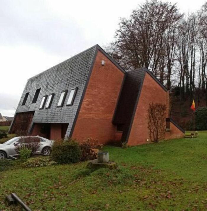 30 Ugly Houses That Are So Bad, It’s Hilarious
