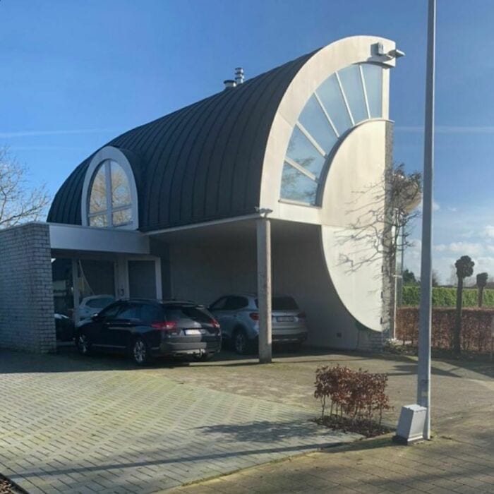 30 Ugly Houses That Are So Bad, It’s Hilarious