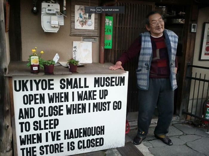 30 Weirdly Funny Unexplained Japanese Pictures With Out Any Context